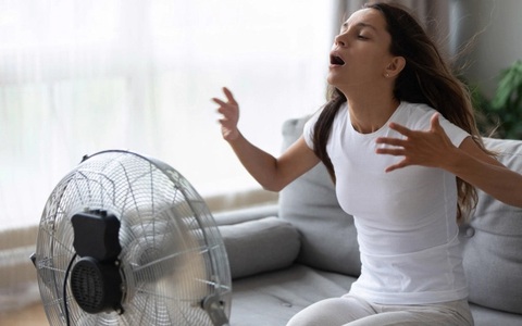 Ngoài việc ở trong nhà ra, bạn còn có thể "chống nóng" cho cơ thể bằng những việc hết sức đơn giản sau đây