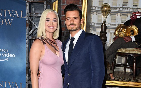 Bà bầu Katy Perry tiết lộ từng muốn tự tử khi chia tay Orlando Bloom