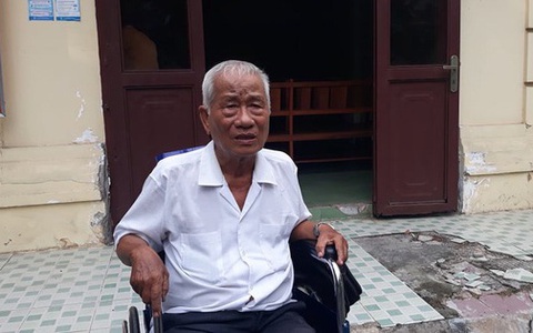 Tòa buộc người con gái trộm hũ cốt và bài vị phải xin lỗi cha ruột