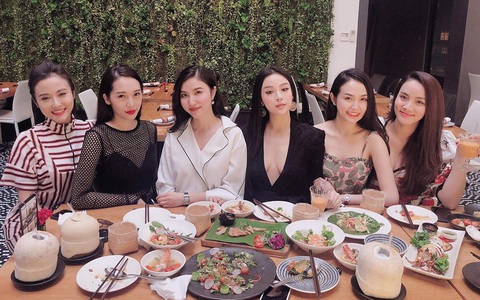 Không "toang" như hội Chi Pu, đây là bộ tứ "chị đẹp" đã chơi bền còn xinh, sang, cùng "lên đời" style cực đồng điệu