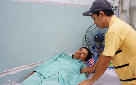 Lên cơn nhồi máu cơ tim, người đàn ông lo sợ 3 cháu nhỏ và con trai bệnh tật ở nhà không sống nổi