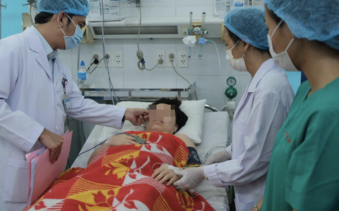 Tài xế chạy ngược chiều đưa bác sĩ đến cứu sản phụ bị chảy máu tươi ồ ạt, nguy kịch khi sinh con