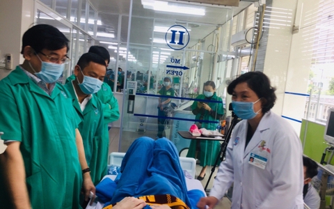 Chỉ còn 1 ngày nữa nam phi công người Anh ra viện, hồi hương trên máy bay đã từng cầm lái