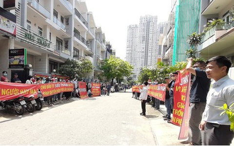 Chủ đầu tư chậm bàn giao nhà, nhiều hộ dân lâm vào cảnh “tiến thoái lưỡng nan”