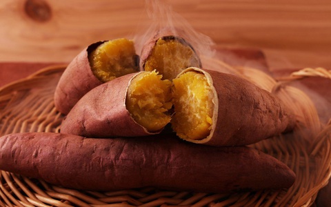 Ăn khoai lang như "uống thang thuốc bổ" nhưng lại đại kỵ với 4 món này, tuyệt đối đừng kết hợp mà "rước" bệnh