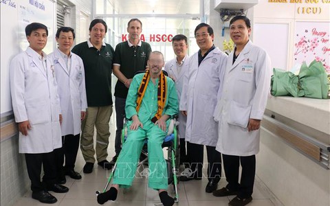 Bệnh nhân phi công người Anh 'trải lòng' về những ngày điều trị tại Việt Nam