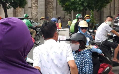 Hà Nội: Nữ sinh sắp thi đại học bị cướp trong lúc ghé vào cửa hàng mua cháo