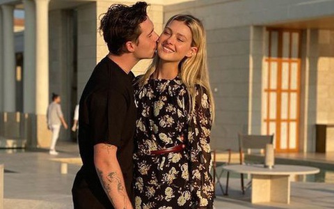 Mới đính hôn 1 tháng, hôn thê tài phiệt của Brooklyn Beckham đã thông báo tin mang thai gây xôn xao Hollywood?