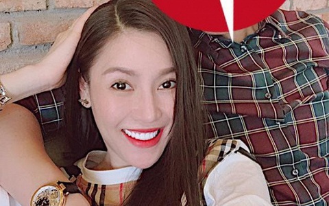 Quế Vân công khai hôn bạn trai cực tình nhưng vẫn nhất quyết giấu mặt, netizen tò mò "Người ấy là ai?"