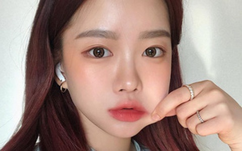 Chăm chỉ skincare mà vẫn lên mụn ầm ầm, mãi sau mới biết nguyên nhân là do tôi "u mê" tẩy trang sai cách