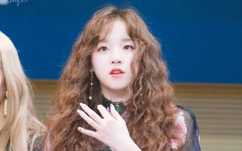 Loạt sao nữ Hàn từng lăng xê mốt tóc xoăn xù mì trước Jisoo: Yoona, Nayeon xinh như búp bê, Jennie lần đầu tiên bị lép vế