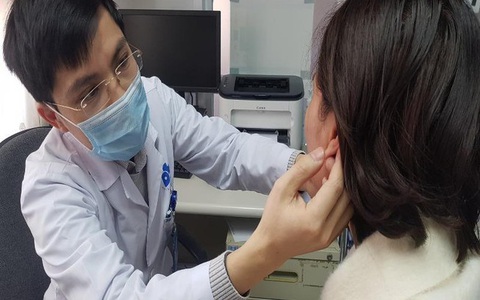 Gặp phải biến chứng sau khi tiêm filler vào tai để có "tai Phật", chị em cảnh giác làm đẹp dịp Tết