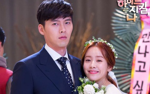 Bộ ảnh Hyun Bin - Han Ji Min bất ngờ hot trở lại sau 6 năm, biểu cảm của "bạn trai" Son Ye Jin bị chê vì quá đơ
