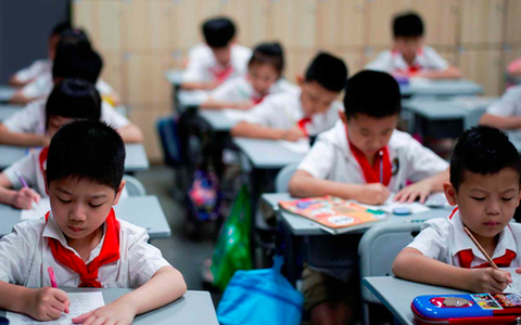 Trung Quốc thông qua luật giảm "áp lực kép" lên học sinh