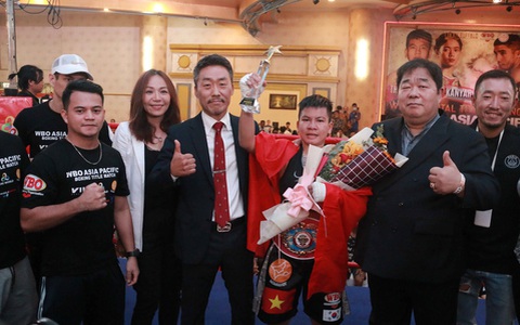 Võ sĩ Nguyễn Thị Thu Nhi giành đai WBO thế giới, lập chiến tích lịch sử