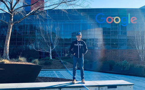 Người Việt vừa trúng tuyển Google chia sẻ cách vượt qua các vòng phỏng vấn GCA, không cần bỏ túi những câu đánh đố "một xe bus chứa được bao nhiêu quả bóng gôn?"