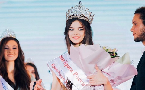 Nữ sinh 19 tuổi đăng quang ngôi vị Tân Hoa hậu Trái đất Nga, nhan sắc thế nào mà được tung hô đẹp như thiên thần?