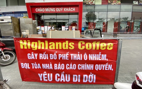 Hà Nội: Gần 100 người "đại náo" Highlands Coffee Artemis, đánh bảo vệ tòa nhà nhập viện sau khi bị tố nợ hơn 1 tỷ tiền thuê mặt bằng