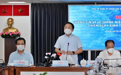 TP HCM: Đánh chuông, kéo còi, thả hoa đăng tưởng niệm nạn nhân tử vong vì Covid-19