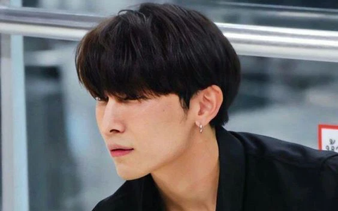 Đi làm về, tôi đơ người thấy vợ quỳ khóc xin bố mẹ chồng tha thứ, hỏi lý do thì không ai chịu nói cho tới ngày nghe được lời hàng xóm 