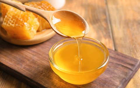 Có 1 kiểu dùng mật ong để làm đẹp mà phụ nữ cực kỳ yêu thích, nhưng bác sĩ da liễu lại lên tiếng cảnh báo