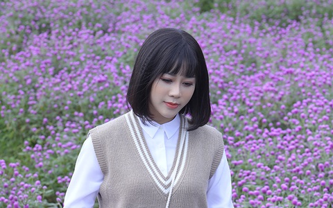 Ca sĩ Hoa Trần mừng tuổi mới bằng MV bồi hồi nhớ tuổi thanh xuân