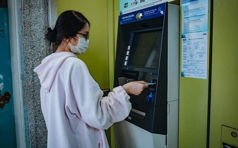 Sau ngày 31/12, thẻ từ vẫn giao dịch bình thường trên ATM, POS 