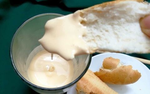 Mách chị em cách làm một loại nước sốt "đỉnh của chóp": Dùng để chấm bánh mì hay pha cà phê đều ngon xuất sắc!