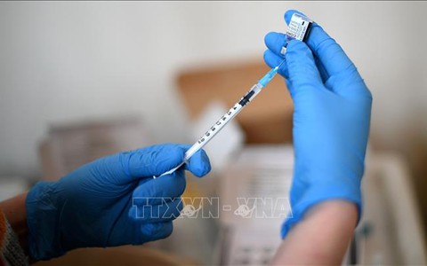 WHO khuyến nghị tạm thời tiêm kết hợp các loại vaccine ngừa COVID-19