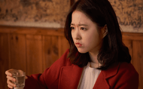 Chồng làm tiệc tân gia mừng nhà mới xây tặng vợ, chị hàng xóm "nói đểu" một câu liền bị mẹ chồng tôi dập lại cho tối tăm mặt mũi