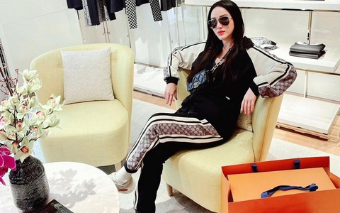 Sát Tết, sao Việt lại thi nhau khoe chiến tích shopping, nhìn mà đã luôn!
