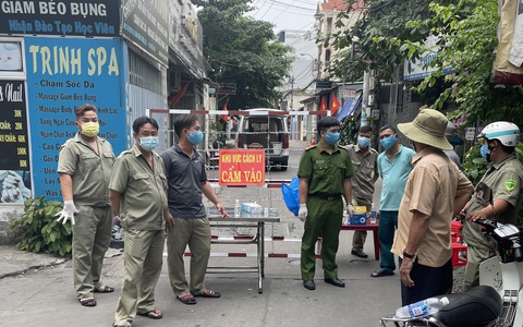 NÓNG: Mẹ 1 nhân viên sân bay Tân Sơn Nhất dương tính SARS-CoV-2, phong tỏa 1 khu vực ở quận 12