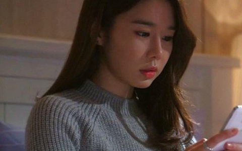 Mới sáng sớm anh trai đã ôm đồ đạc về đòi ly hôn, khi cả nhà còn đang sửng sốt thì chị dâu cũng nước mắt ngắn dài về theo