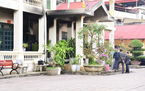 Sau tiếng nổ lớn, phát hiện kế toán trường học chết cháy trong phòng làm việc