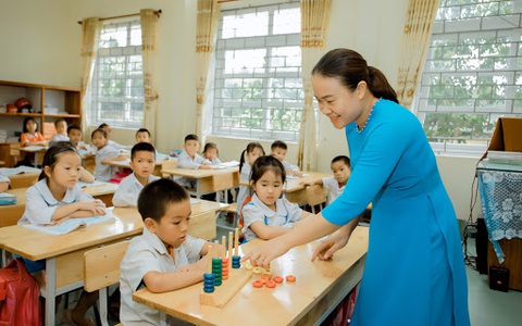 Từ tháng 3, quy định mới về cách xếp lương cho giáo viên chính thức có hiệu lực, các mức tính như sau