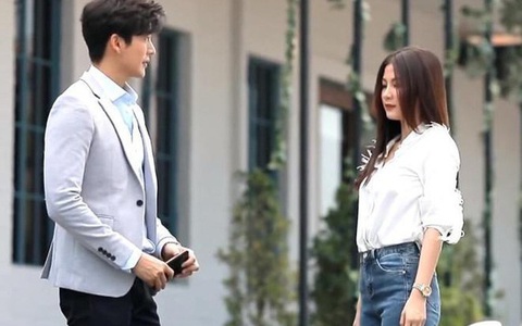 Bạn trai đưa cho chiếc thiệp mời cưới đỏ chót, tôi tức giận tưởng anh ép cưới mình, để rồi mở ra xem mà tôi "hóa đá"
