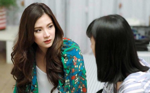 Vô tình nghe được cuộc trò chuyện của mẹ chồng và em dâu, tôi thẫn thờ tự thu xếp quần áo rời khỏi nhà