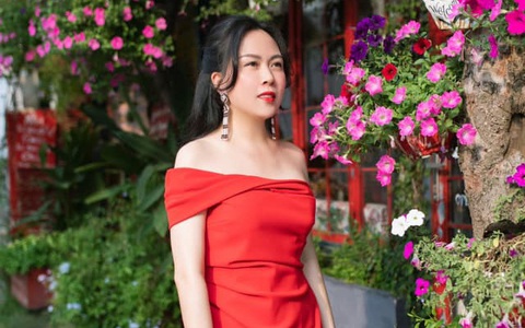 Khoe "sương sương" nhan sắc ở tuổi 44, Phượng Chanel được dân tình tán thưởng