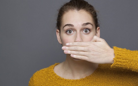 Bất ngờ với những loại thực phẩm gây hôi miệng và biện pháp khắc phục từ các chuyên gia
