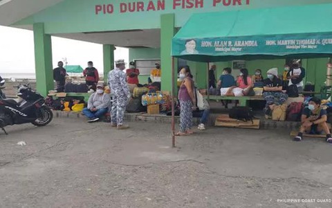Surigae không còn là siêu bão nhưng vẫn rất nguy hiểm