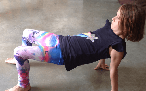 10 bài tập vừa tăng cường sức khỏe, vừa là trò chơi cho con nghỉ học ở nhà trong mùa dịch