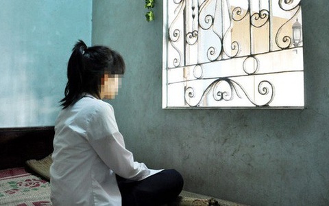 Một phụ huynh trình báo công an chuyện con gái 14 tuổi vào khách sạn với bạn trai
