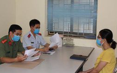 Đăng tin "giun đất chữa khỏi SARS-CoV-2", 2 người ở tâm dịch bị phạt 10 triệu đồng