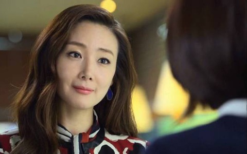 Lỡ có thai nhưng gia đình bạn trai chối bỏ, 5 năm sau tôi cười khẩy khi thấy mẹ anh khóc lóc trước cửa van xin