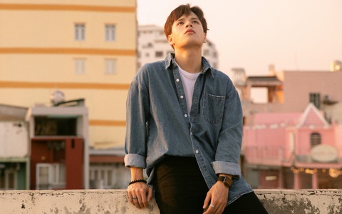 Vừa xác nhận đang yêu Trương Hoàng Mai Anh, JayKii lại tung MV cô đơn buồn da diết