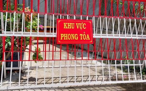Hai chị em sinh viên từ TP.HCM về Bình Dương thăm nhà dương tính SARS-CoV-2, nhiều khu vực bị phong tỏa