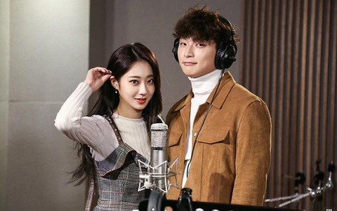 Cặp idol sexy nhất Kpop Jinwoon (2AM) và mỹ nhân bốc lửa Kyungri chia tay sau 4 năm hẹn hò