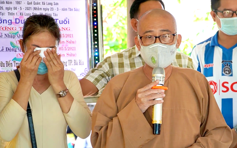 Nước mắt người mẹ ký vào lá đơn hiến tạng con trai cứu 4 người: “Tôi không nghĩ là con tôi đã chết”