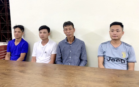 Người Trung Quốc nhập cảnh trái phép trốn trong cốp xe, hóa trang thành ngư dân