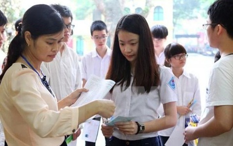 Sáng nay, gần 8.000 thí sinh thi vào lớp 10 THPT chuyên của Hà Nội
